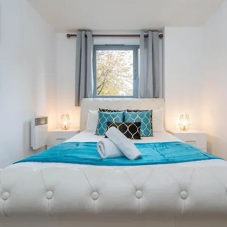Centre - Luxury - Terrace - Next To Cube & Mailbox - Wifi - Smart Tv - Intercom * Birmingham