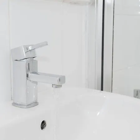 Apartment Centre - Luxury - Terrace - Next To Cube & Mailbox - Wifi - Smart Tv - Intercom Birmingham