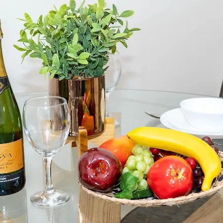 Apartment Centre - Luxury - Terrace - Next To Cube & Mailbox - Wifi - Smart Tv - Intercom