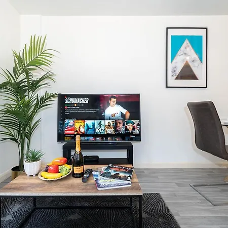 Apartment Centre - Luxury - Terrace - Next To Cube & Mailbox - Wifi - Smart Tv - Intercom Birmingham