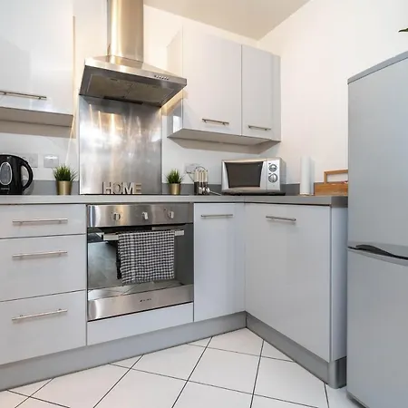 Centre - Luxury - Terrace - Next To Cube & Mailbox - Wifi - Smart Tv - Intercom Apartment *