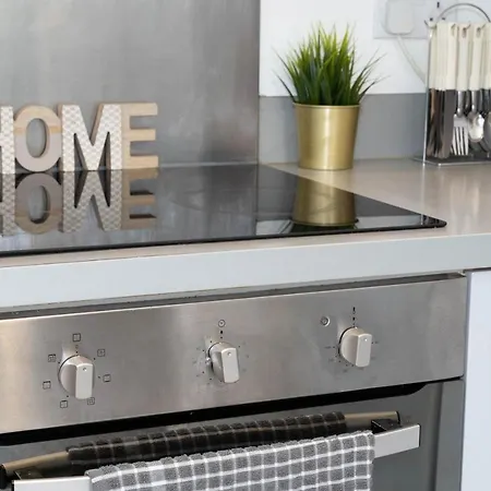 Apartament Centre - Luxury - Terrace - Next To Cube & Mailbox - Wifi - Smart Tv - Intercom *